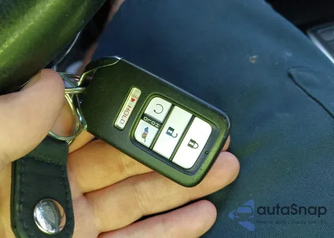 2017 Honda Pilot Touring z USA, uszkodzony, nr VIN 5FNYF5H91HB005559